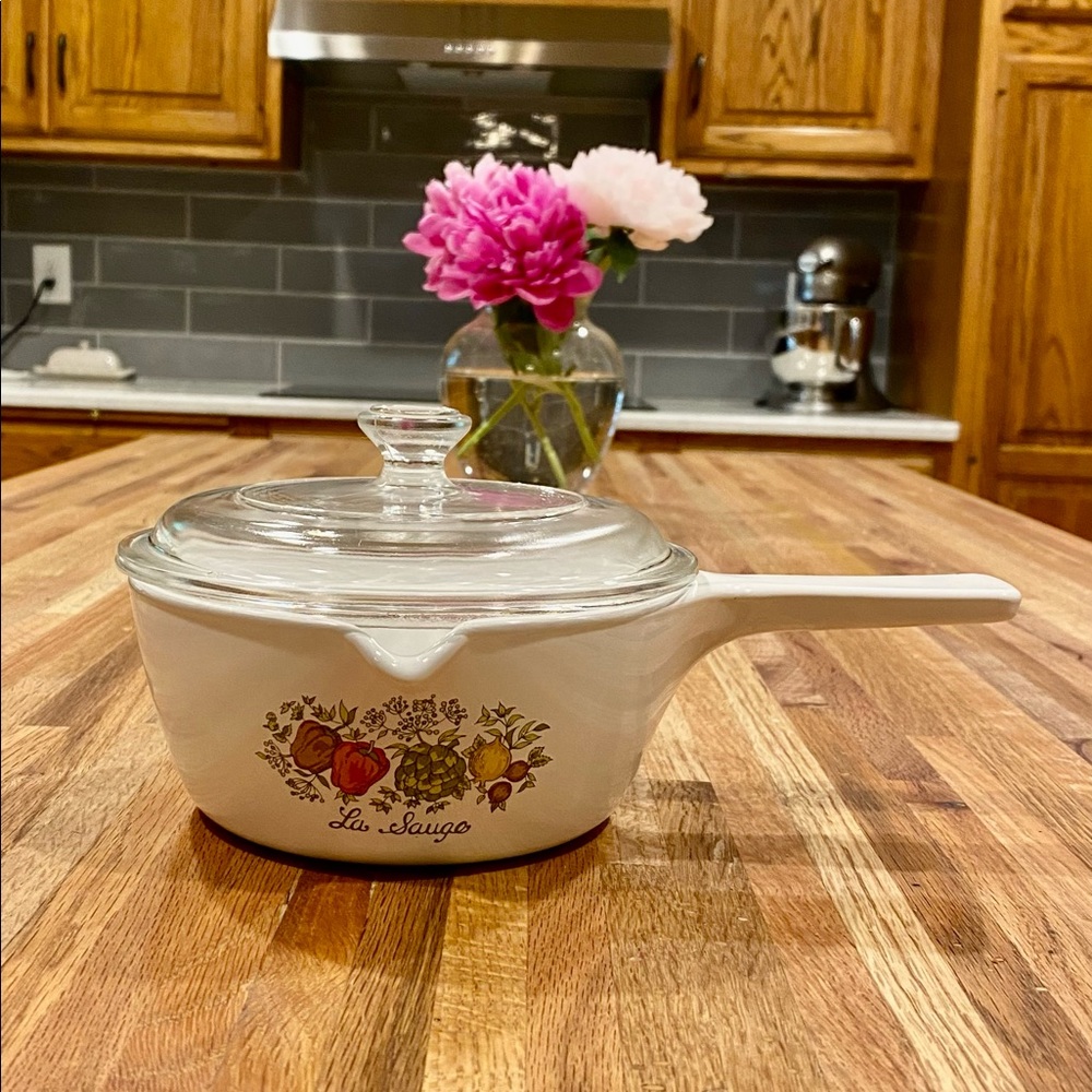 Corning Ware 2 1/2 Cup Sauce Pan w/Lid